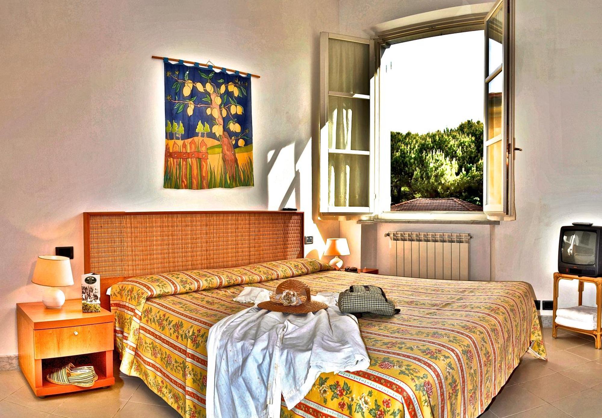 Hotel Villa Fiorisella مارينا دي ماسا المظهر الخارجي الصورة