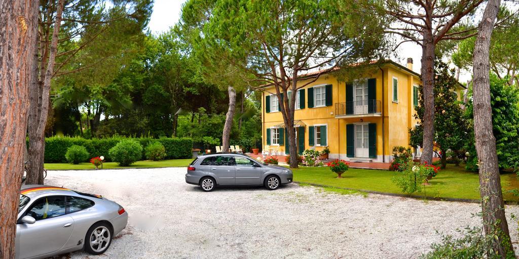 Hotel Villa Fiorisella مارينا دي ماسا المظهر الخارجي الصورة
