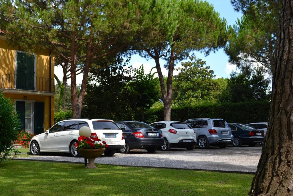 Hotel Villa Fiorisella مارينا دي ماسا المظهر الخارجي الصورة