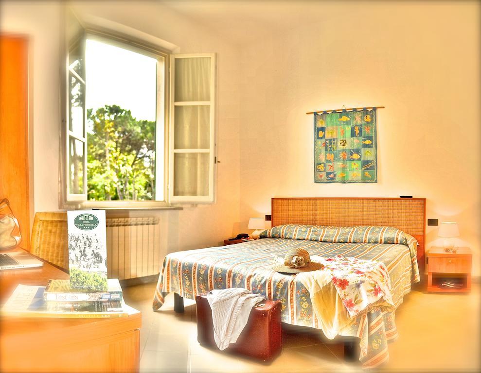 Hotel Villa Fiorisella مارينا دي ماسا الغرفة الصورة
