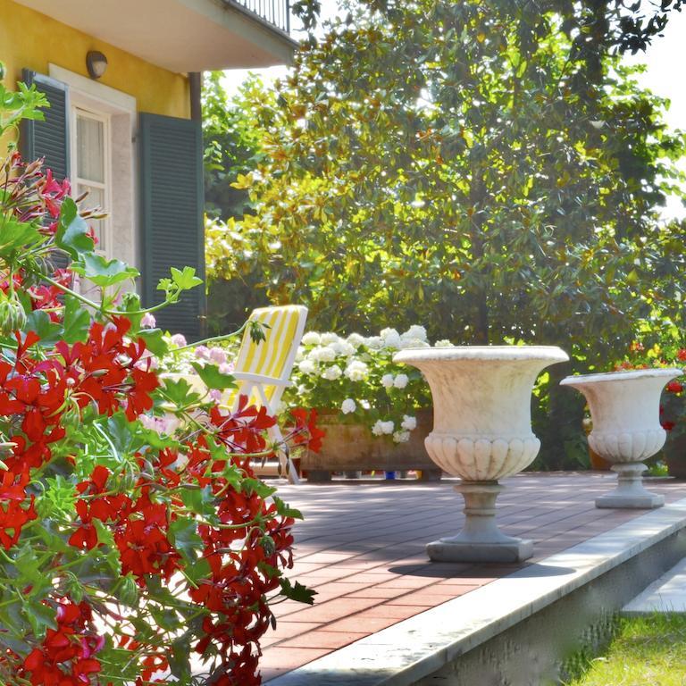 Hotel Villa Fiorisella مارينا دي ماسا المظهر الخارجي الصورة