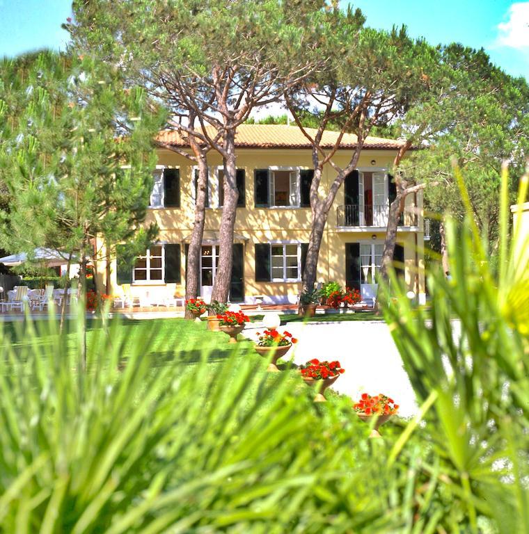 Hotel Villa Fiorisella مارينا دي ماسا المظهر الخارجي الصورة