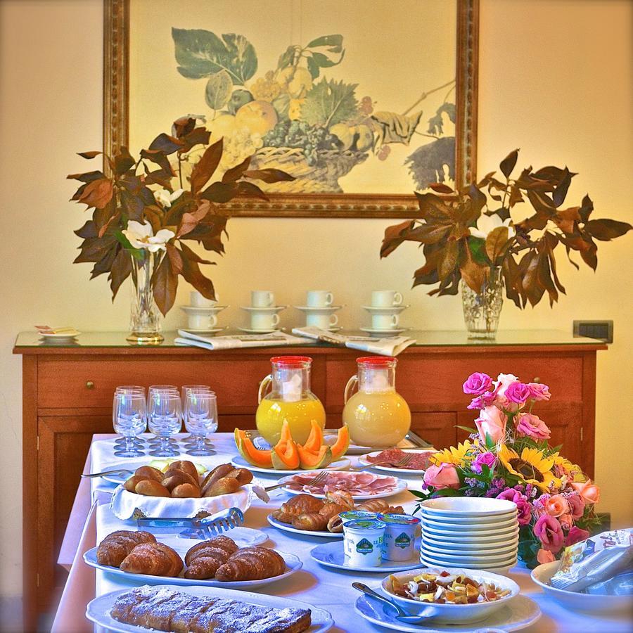 Hotel Villa Fiorisella مارينا دي ماسا المظهر الخارجي الصورة